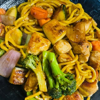 Chicken Lo Mein